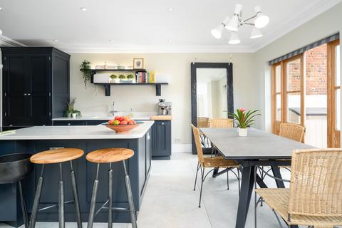 Springfield Meadows, WEYBRIDGE, KT13