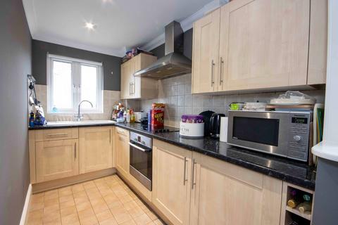 1 bedroom flat for sale, Warwick Court, Solesbridge Lane, Chorleywood