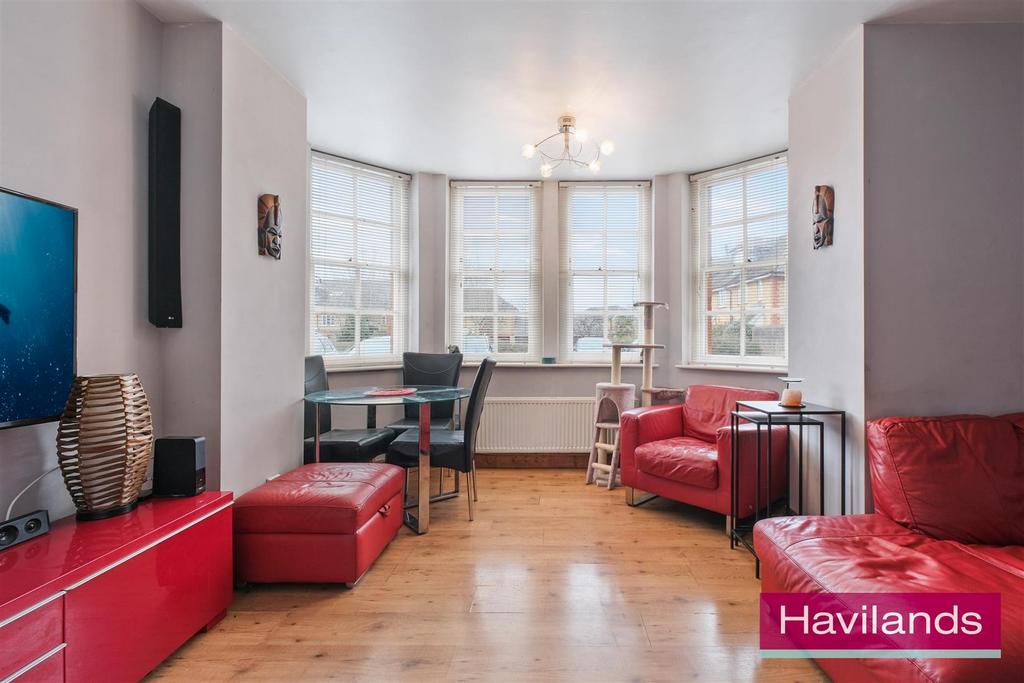 Treves Close-1.jpg