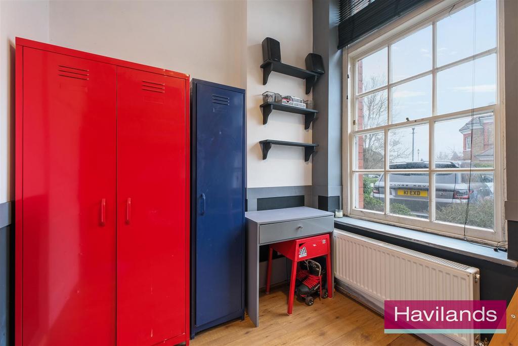 Treves Close-6.jpg