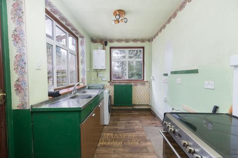 5 bedroom detached house for sale, Effingham Road, Crawley RH10