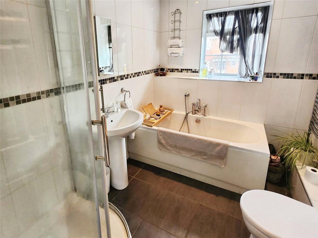 Bathroom/Shower