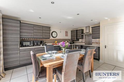 4 bedroom semi-detached house for sale, Latimer Close, Guiseley, Leeds