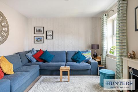 4 bedroom semi-detached house for sale, Latimer Close, Guiseley, Leeds