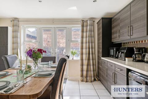4 bedroom semi-detached house for sale, Latimer Close, Guiseley, Leeds