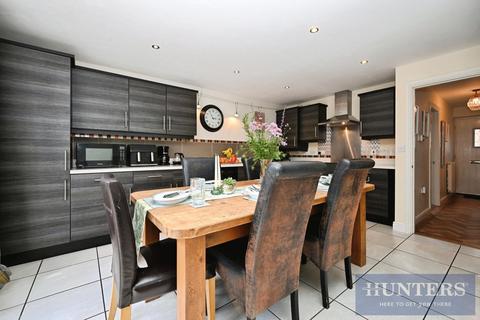 4 bedroom semi-detached house for sale, Latimer Close, Guiseley, Leeds