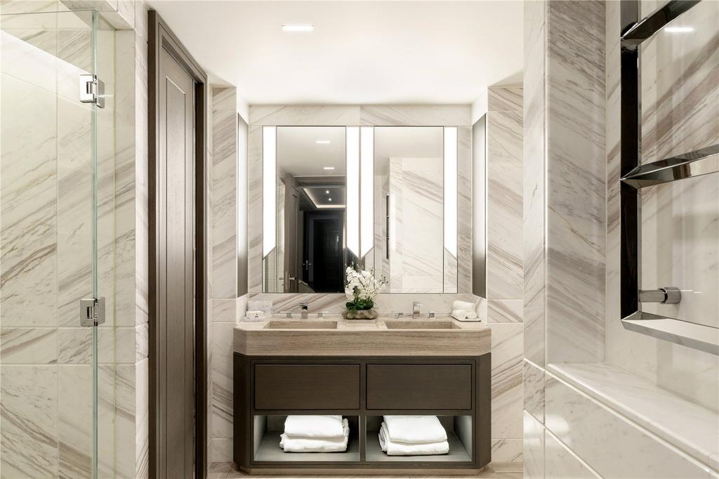 Principal Bathroom