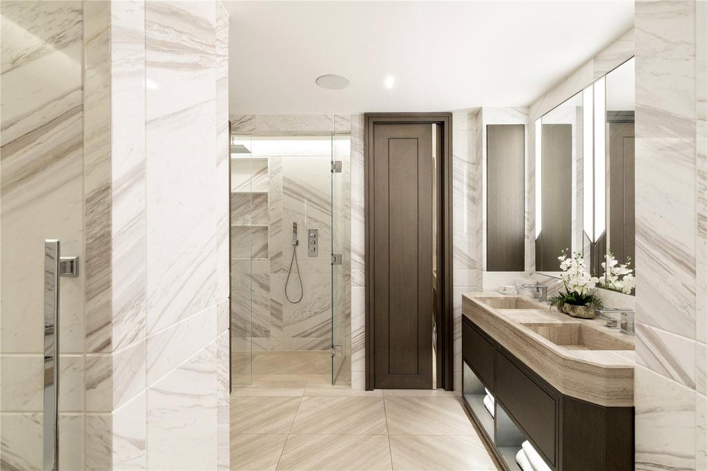Principal Bathroom