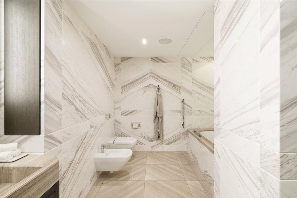 Principal Bathroom