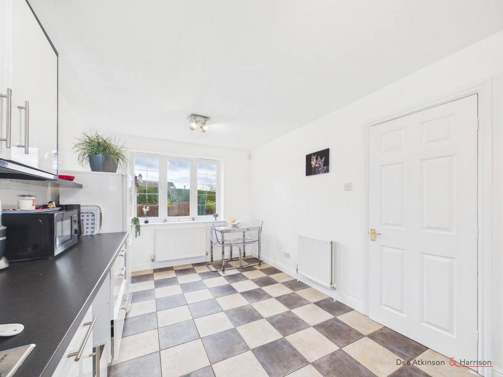 Kitchen/Dining Area