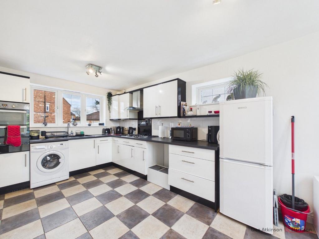 Kitchen/Dining Area