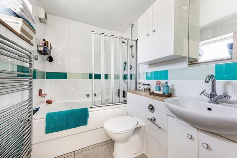 undefined, Hamble Walk, Woking, GU21