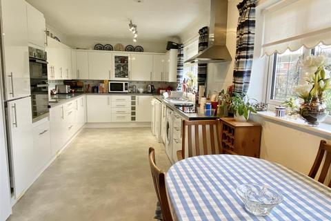 undefined, 6a Salcombe Drive, Shrewsbury, SY2 6SH