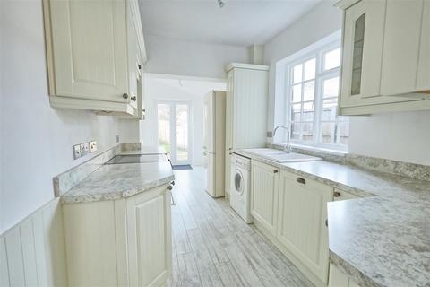 2 bedroom terraced house for sale, London Road, Ware SG12