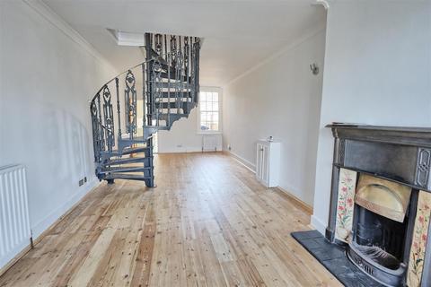 2 bedroom terraced house for sale, London Road, Ware SG12