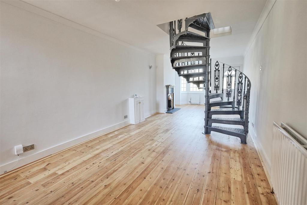 Feature spiral staircase