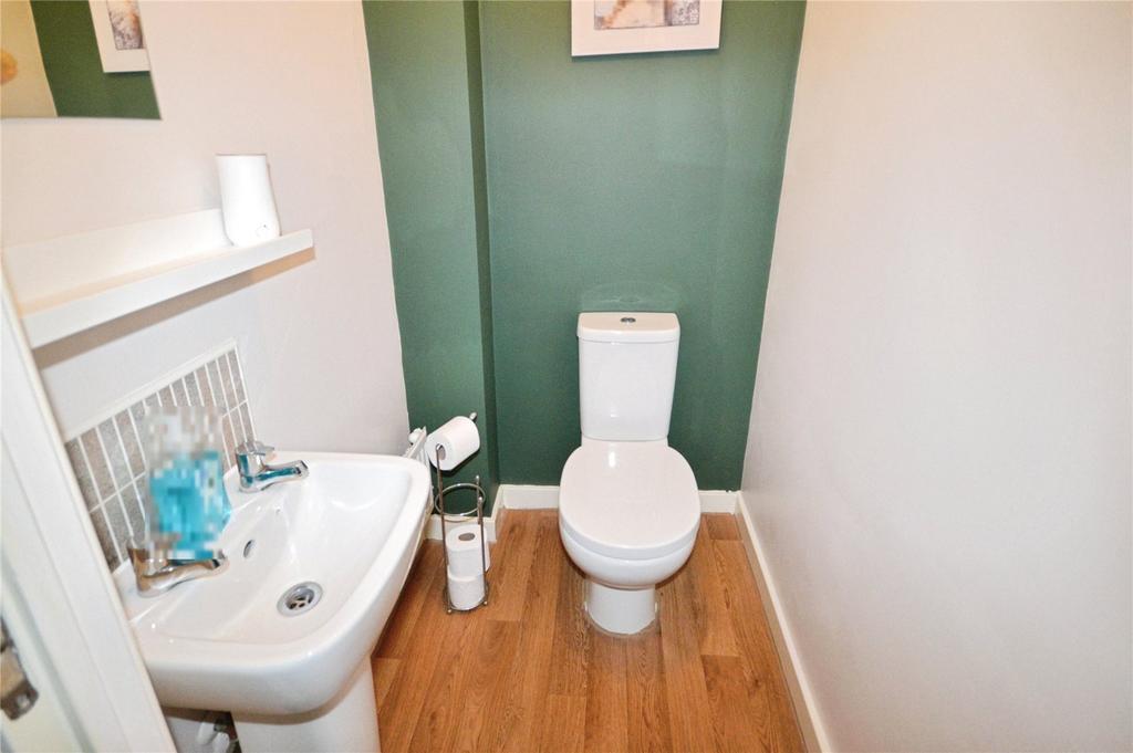 Cloakroom/Wc