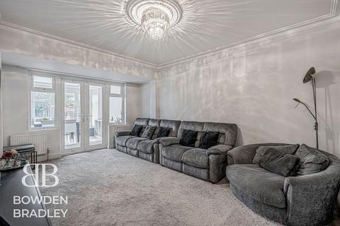 5 bedroom semi-detached house for sale, Abbotswood Gardens, Clayhall, IG5