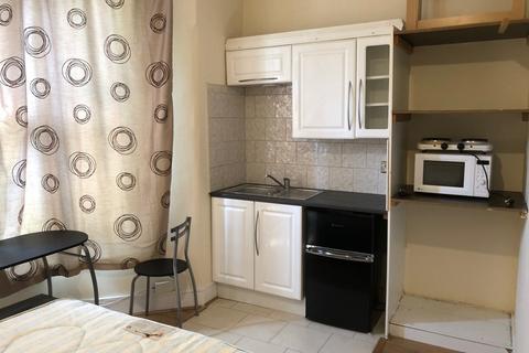 Studio to rent, Langham Road, Tottenham