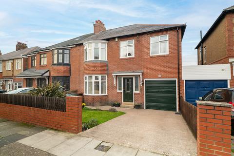 4 bedroom semi-detached house for sale, Thorntree Drive, Denton Burn, Newcastle upon Tyne, NE15