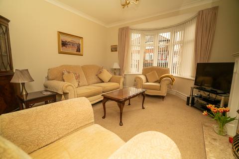 4 bedroom semi-detached house for sale, Thorntree Drive, Denton Burn, Newcastle upon Tyne, NE15