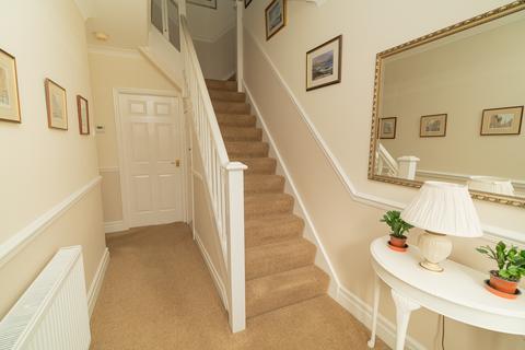 4 bedroom semi-detached house for sale, Thorntree Drive, Denton Burn, Newcastle upon Tyne, NE15