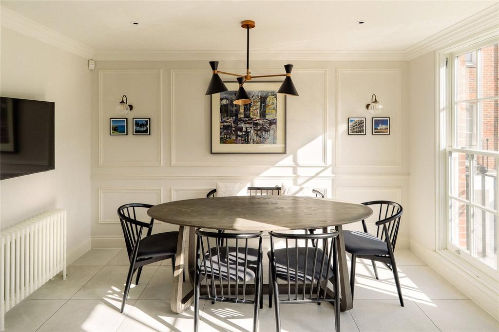 Breakfast Room