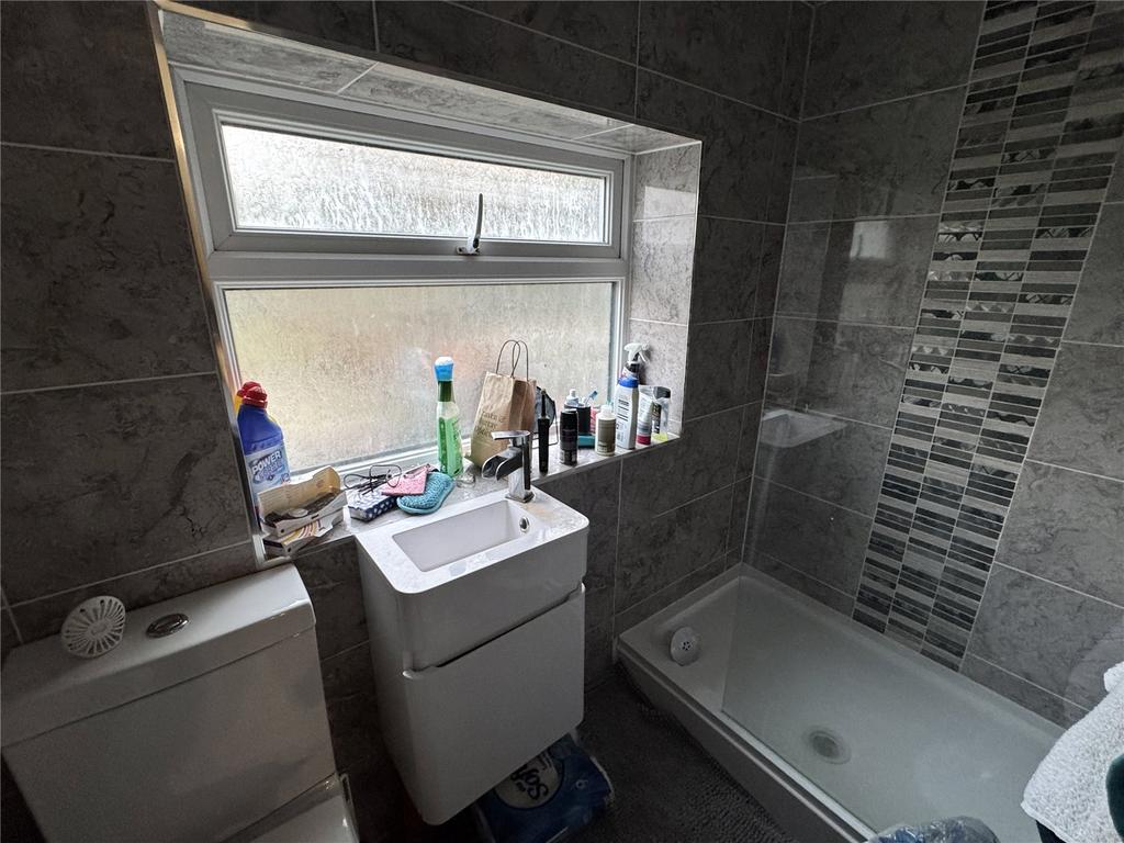 Bedroom Two Ensuite