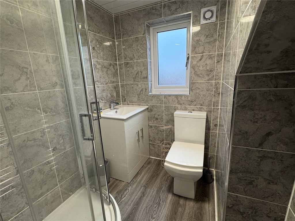 Bedroom Five Ensuite