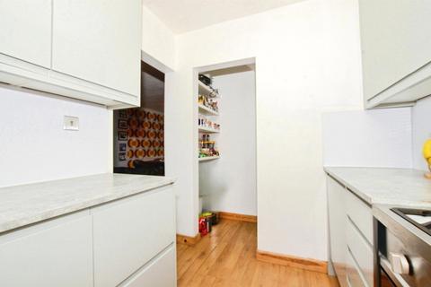 3 bedroom end of terrace house for sale, The Cleave, Harpenden