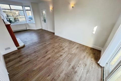 3 bedroom semi-detached house to rent, Leafield Crescent, Bradford, West Yorkshire, BD2
