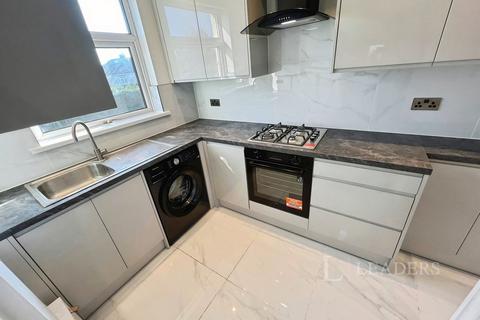 3 bedroom semi-detached house to rent, Leafield Crescent, Bradford, West Yorkshire, BD2