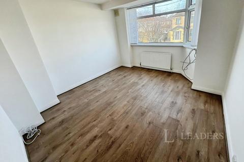 3 bedroom semi-detached house to rent, Leafield Crescent, Bradford, West Yorkshire, BD2