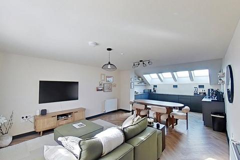3 bedroom flat to rent, Dryden Street, Edinburgh, EH7