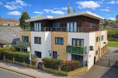 2 bedroom apartment for sale, St Albans Hill, Hemel Hempstead HP3