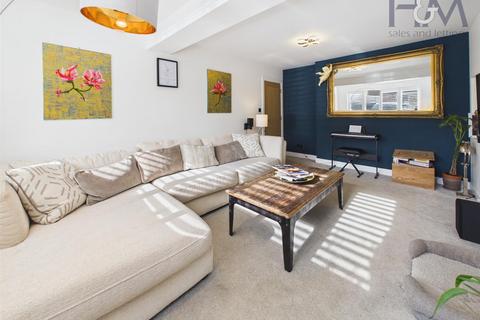 4 bedroom semi-detached house for sale, Friars Road, Weston