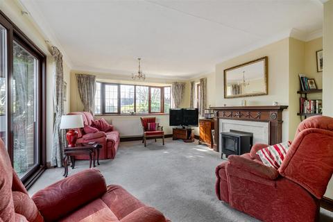 3 bedroom detached bungalow for sale, Deansway, Chippenham
