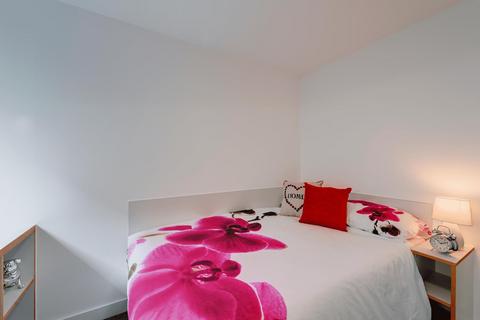 1 bedroom in a flat share to rent, Regent Street, Plymouth PL4