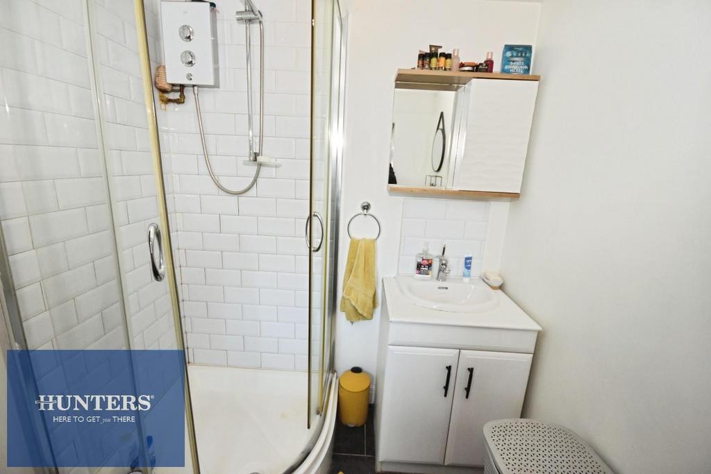 Shower room 02.jpg