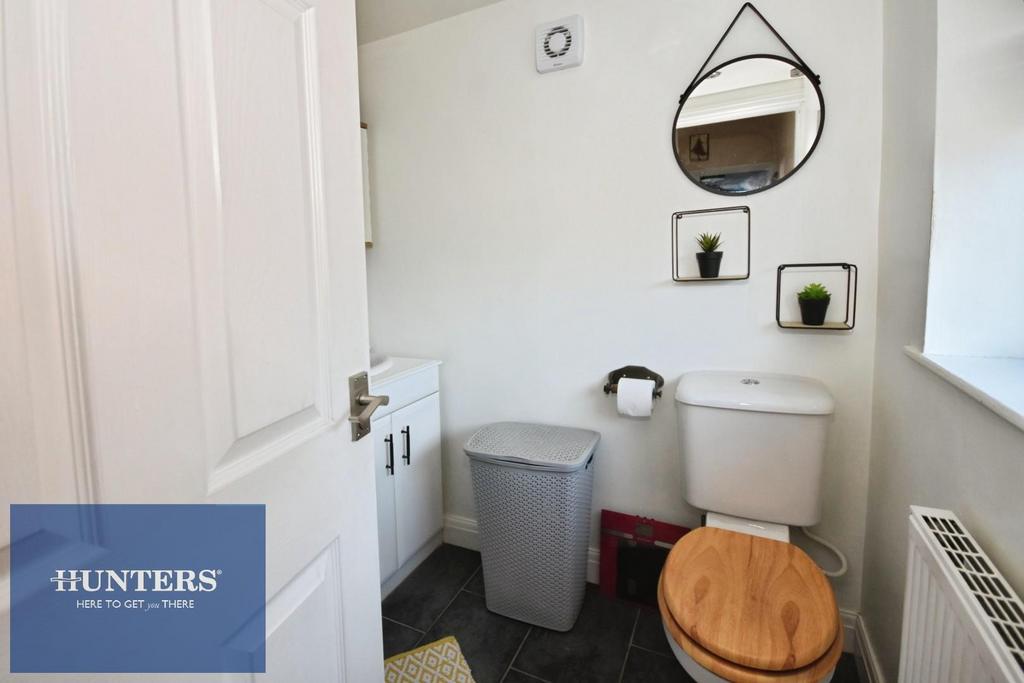 Shower room 01.jpg