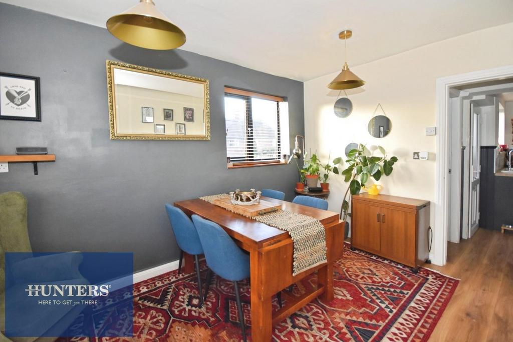 Dining room 02.jpg