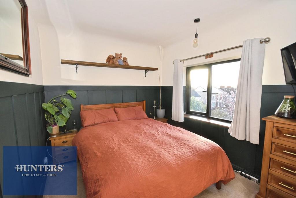 Bed 1.jpg