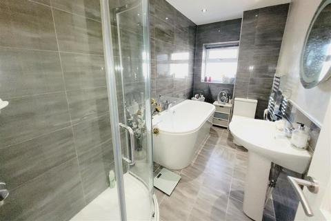 3 bedroom apartment for sale, Lower Quarry Road, Huddersfield HD5