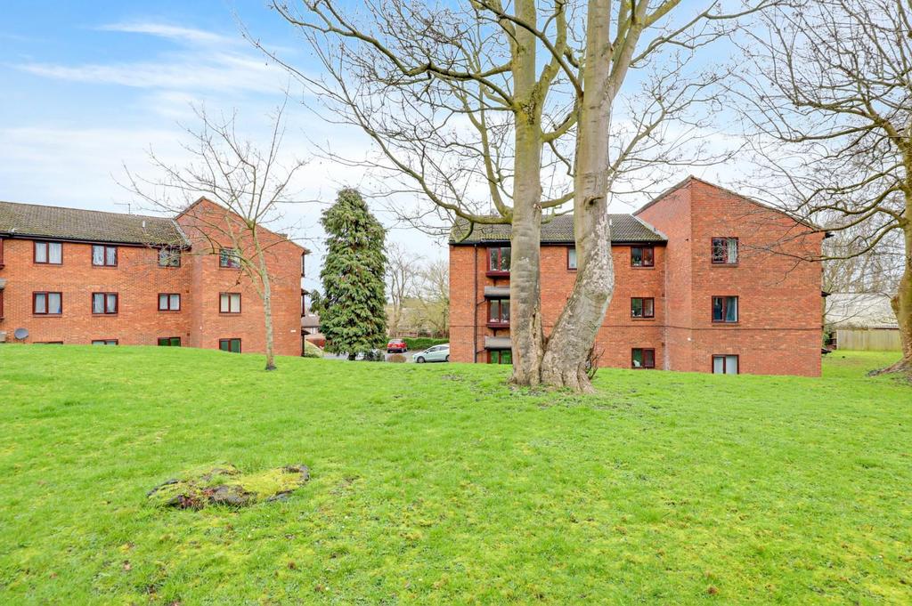 15-c92e JHProp Wpen - 44 Ashurst Close - 37.jpg
