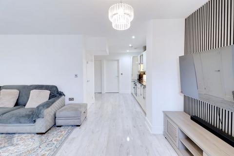2 bedroom ground floor flat for sale, Cherry Tree Lane, Rainham RM13