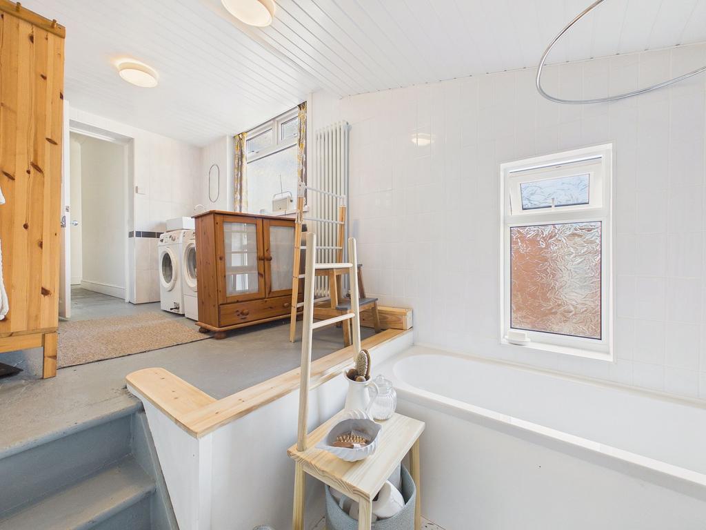 Bathroom/Utility
