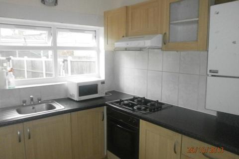3 bedroom terraced house to rent, Westwood Road,  Ilford, IG3