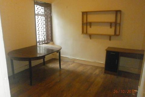 3 bedroom terraced house to rent, Westwood Road,  Ilford, IG3