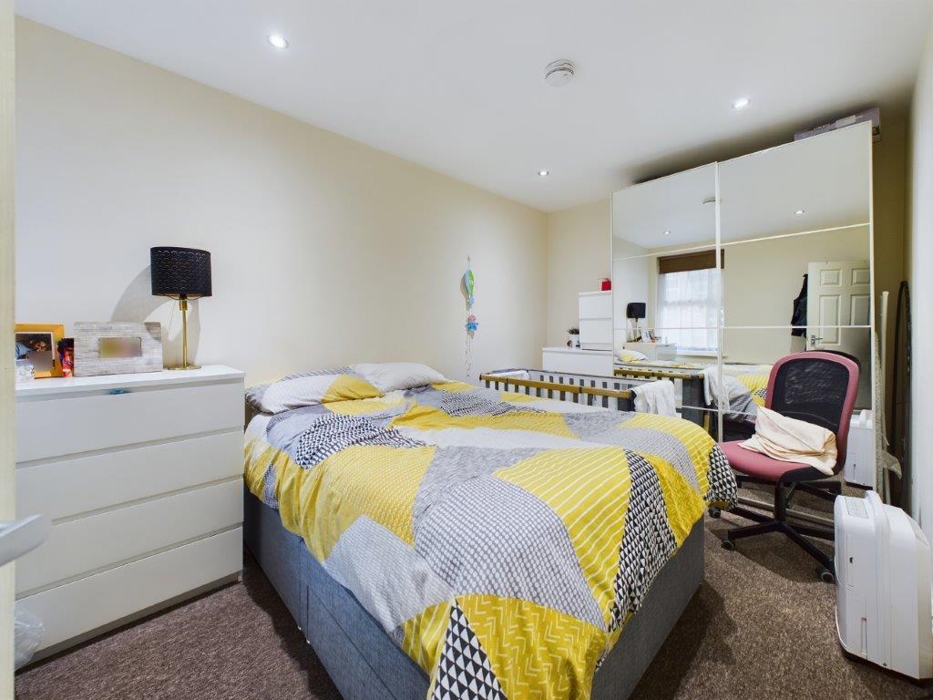 Bedroom .jpg