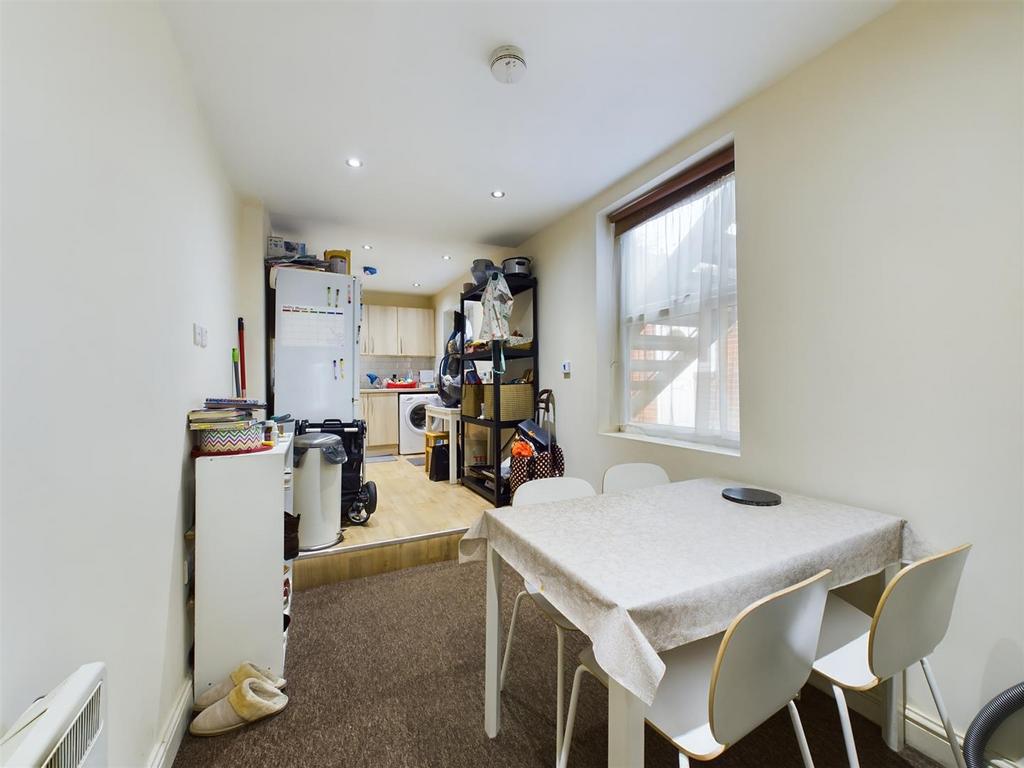 Dining kitchen 2.jpg
